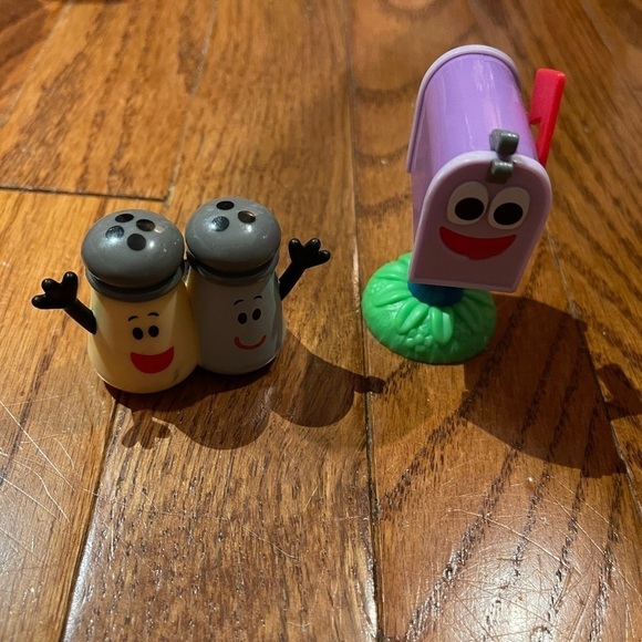 2019 Viacom Blues Clues 2”-3” Figure Lot Mr Salt Mrs Pepper Mailbox - Picture 2 of 5